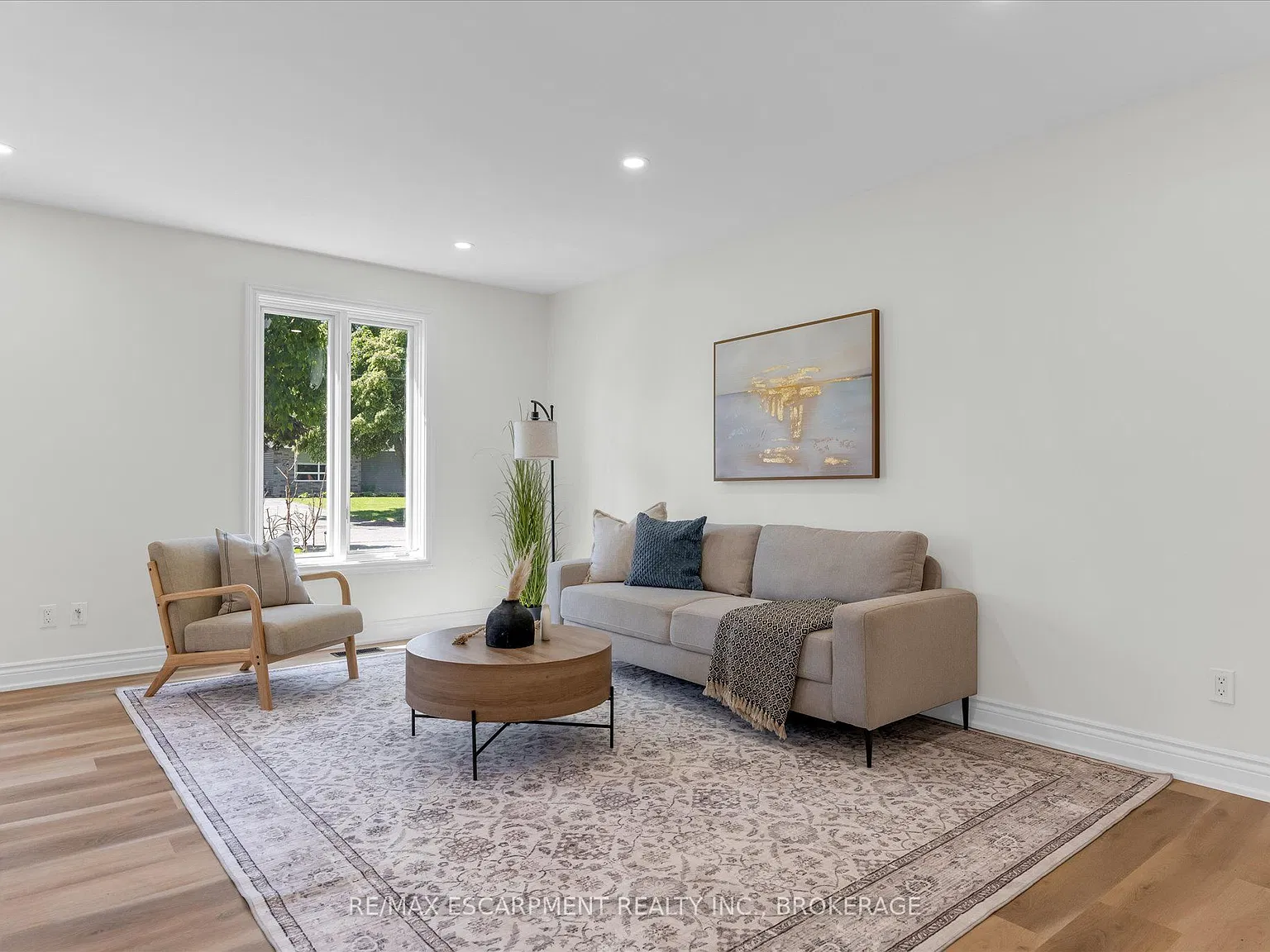 4 bed, $2,700 — Photo 4
