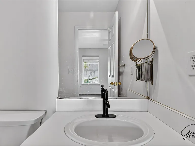 1348 Village Dr — Photo 21