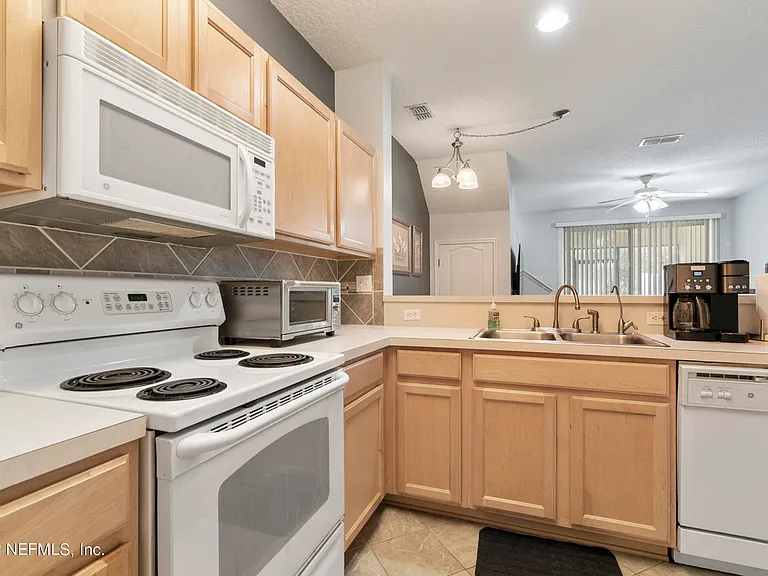 6130 Bartram Village Dr — Photo 6