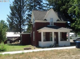 875 3rd St, North Powder, OR 97867