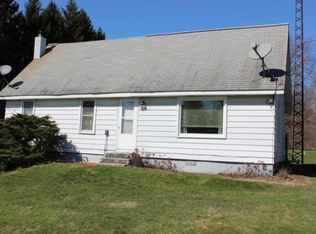 1527 E Galien Buchanan Rd, Buchanan, MI 49107