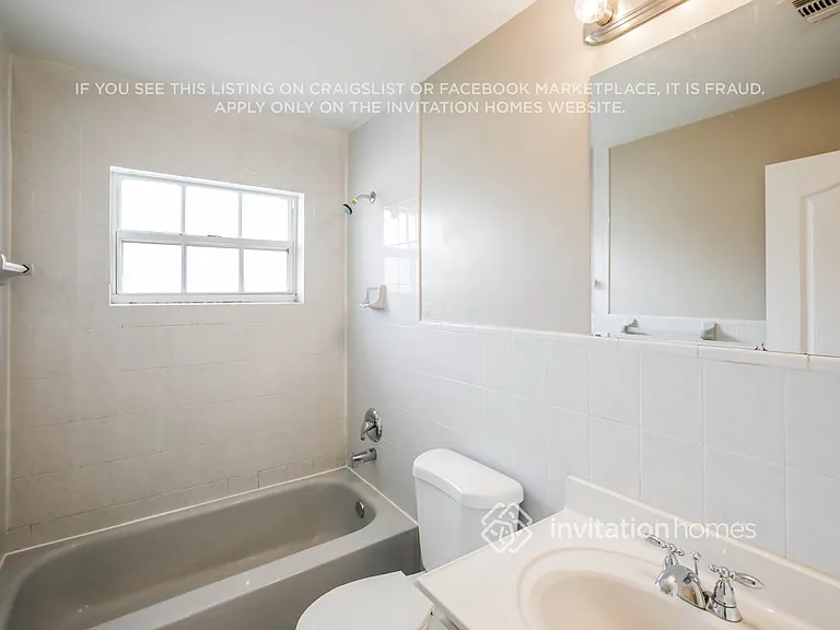 621 SW 176th Ave — Photo 16