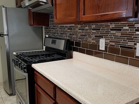 4th image of 535 E Bonita St