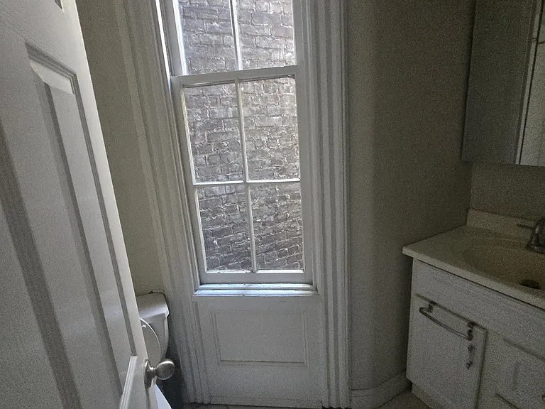 92 Wayne St #4L — Photo 11
