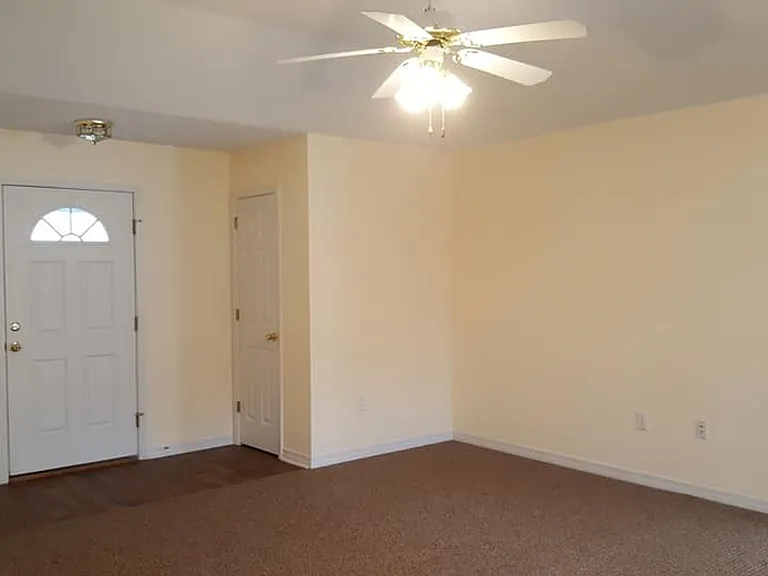502 Meadow Ln — Photo 13