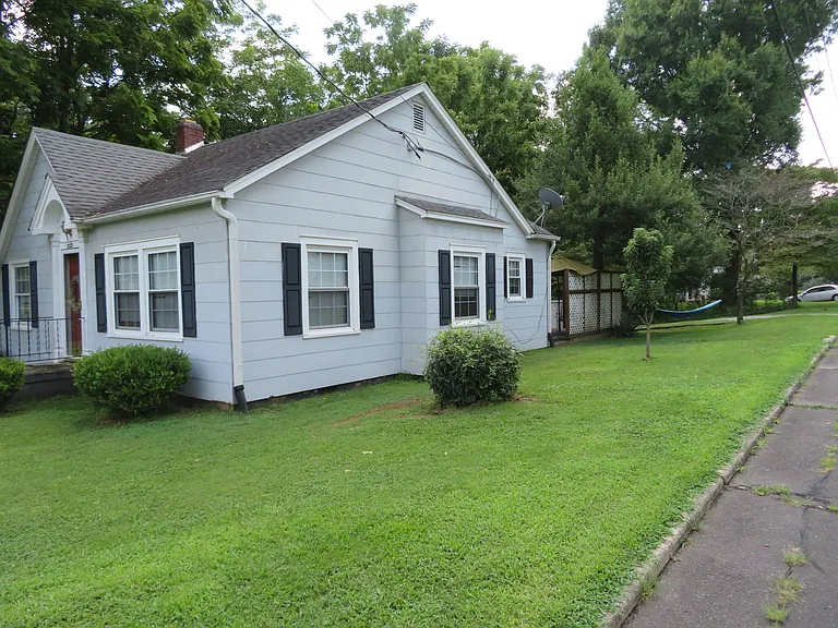 2232 Sherwood Dr — Photo 15