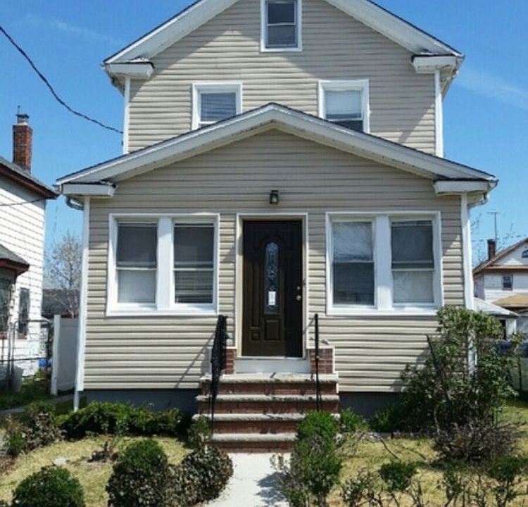 1st image of 130-00 225 St