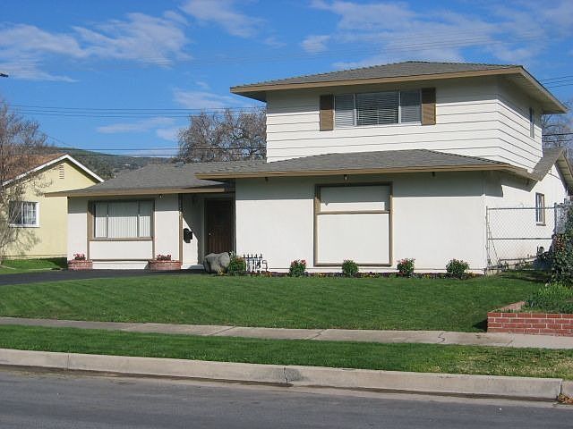 Terrific curb appeal!