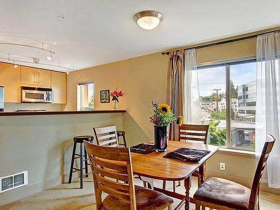 3rd image of 1550 Eastlake Ave E APT 202