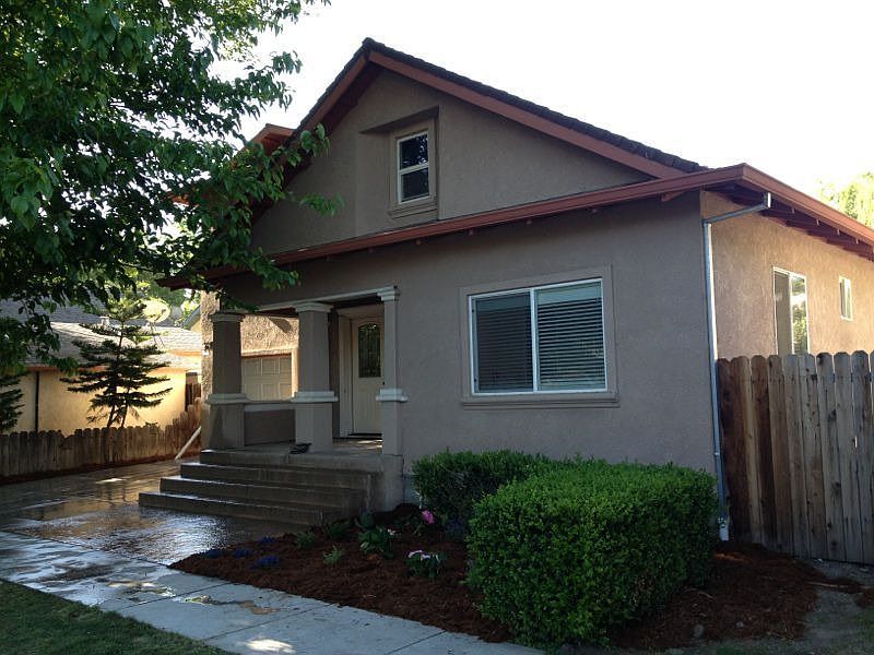 FRONT OR HOUSE