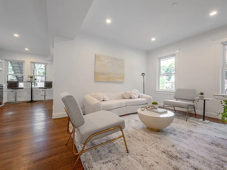 108 Florence St #1 — Photo 6