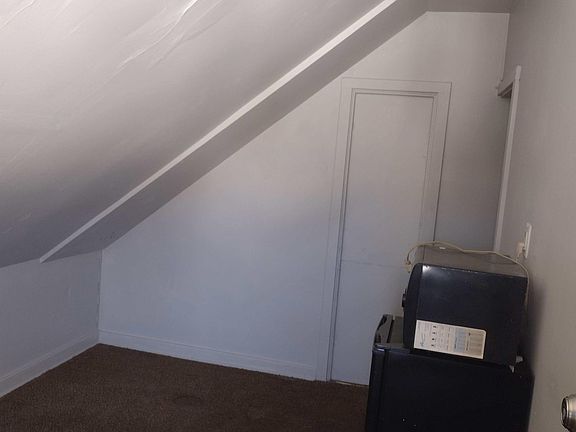 3rd image of 220 N Prairie Ave #11165841