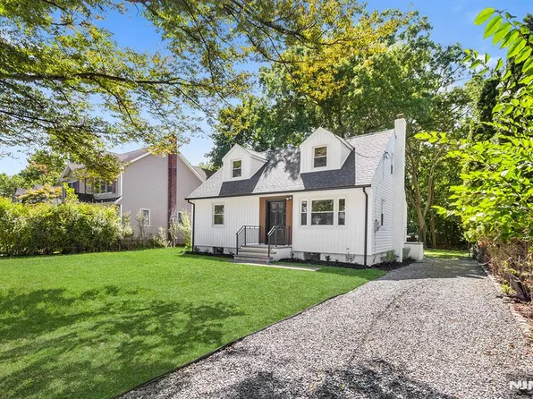 586 Grove St, Ridgewood, NJ 07450