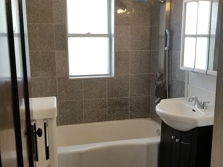 209 N Suffolk St #3 — Photo 11