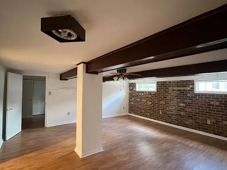 Newly Renovated 3 Bed, 2 Bath Near Campus — Photo 9