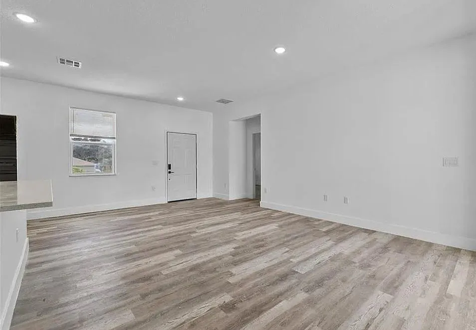 3 bed, 1500 sqft, $2,000 — Photo 3