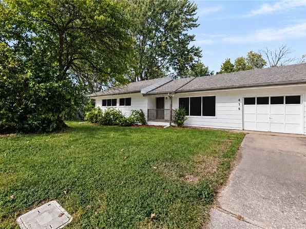 415 Whisper Ln, Belton, MO 64012