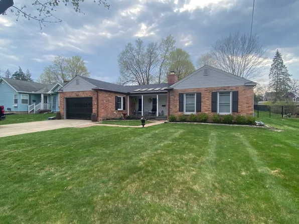 824 S Leroy St, Fenton, MI 48430