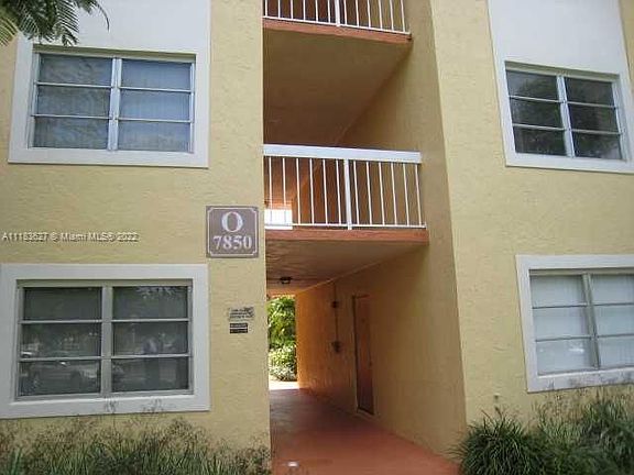 2nd image of 7850 Camino Real #O-219