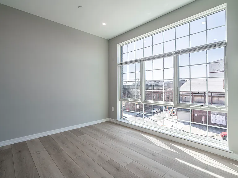 2401 Washington Ave — Photo 22