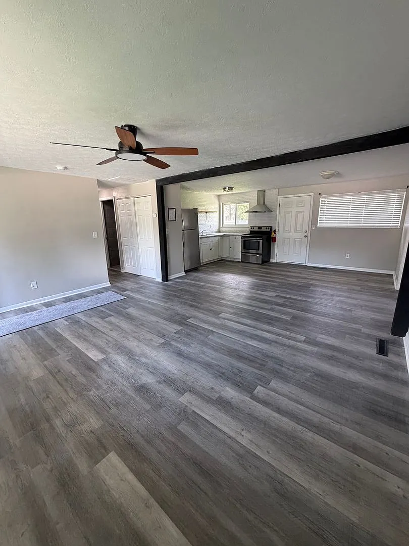 Welcome home to this inviting rental property in Huber Heights — Photo 2