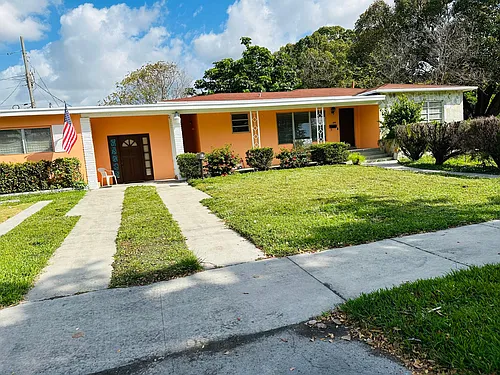 5705 SW 39th St Photo 1