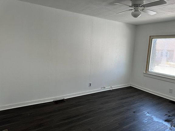 3rd image of 352 S Mulberry St