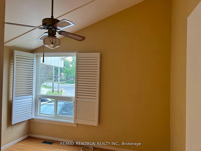 22 Tanjoe Cres — Photo 4