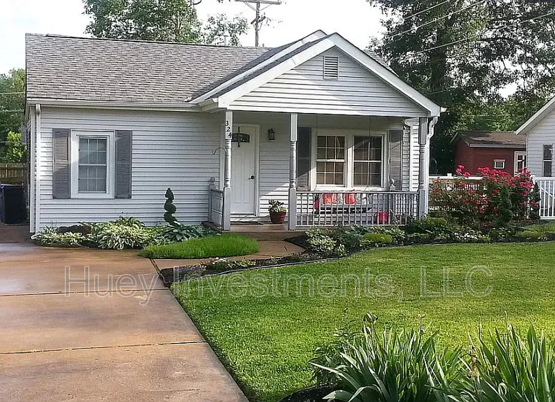 3 bed, 2.0 bath, 1200 sqft, $1,650 — Photo 2