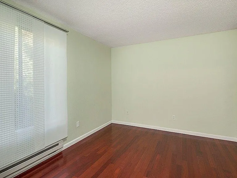 10021 NE 122nd St — Photo 12