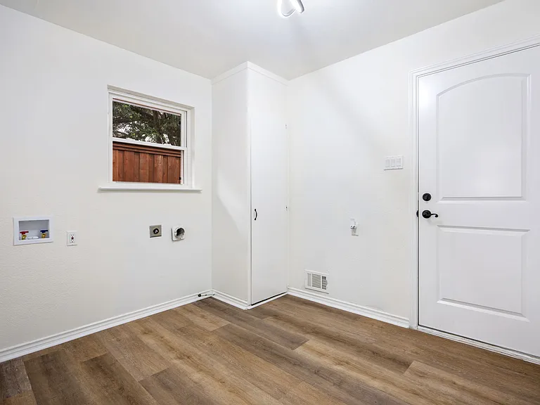 10922 Ferndale Rd — Photo 6