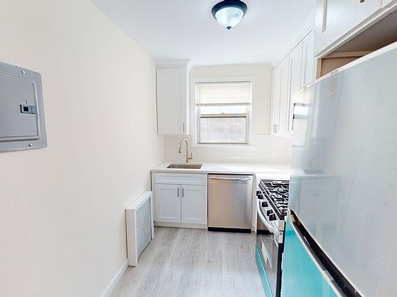 2nd image of 101 N Broadway #2B2