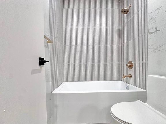 4th image of 465 Grand St #1A