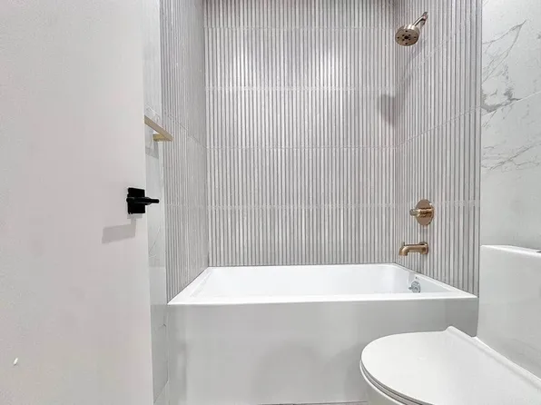 465 Grand Street image 4 of 6