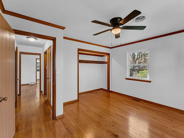 515 W Holly St — Photo 13