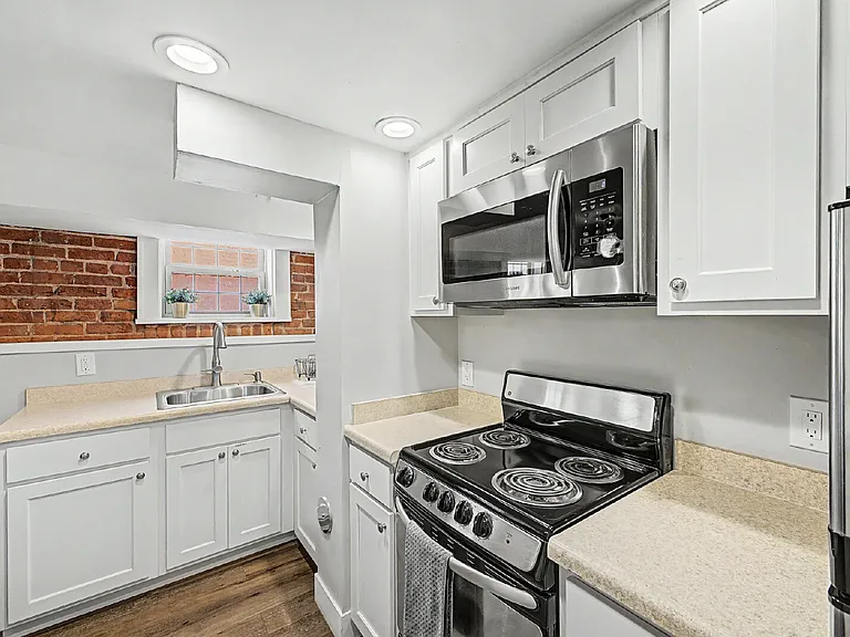 1156 S Downing St — Photo 10