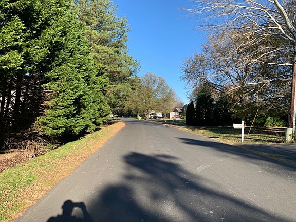 4th image of 638 Kimberly Way