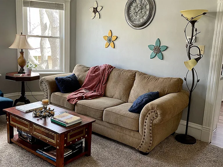 401 Laurel St W #2 — Photo 8