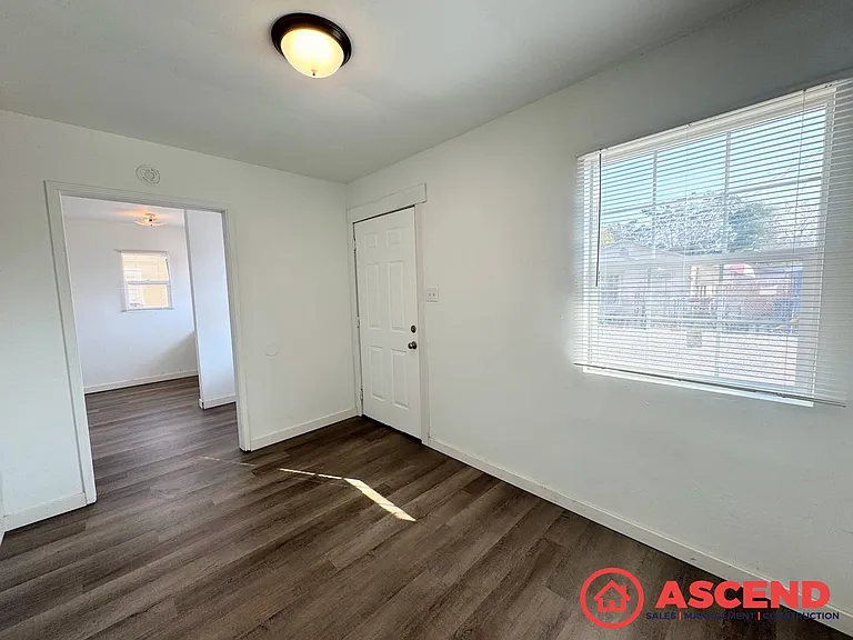 214 Beardsley Ave — Photo 4