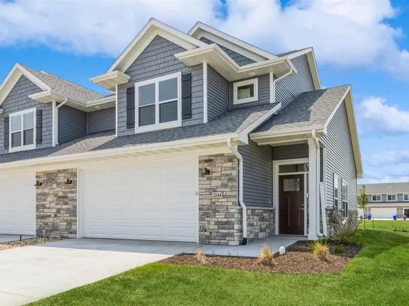 2244 Eversull Ln, North Liberty, IA 52317