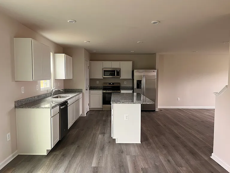 801 Otero Ln — Photo 5