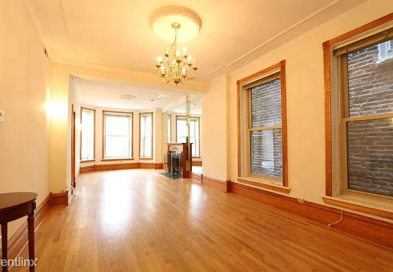 1257 W Flournoy St #2F — Photo 2