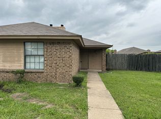 1135 Mountain View St, Glenn Heights, TX 75154