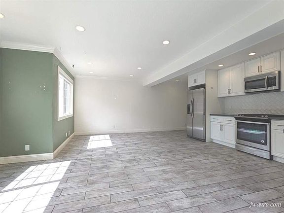 4th image of 780 S Van Ness Ave APT 2