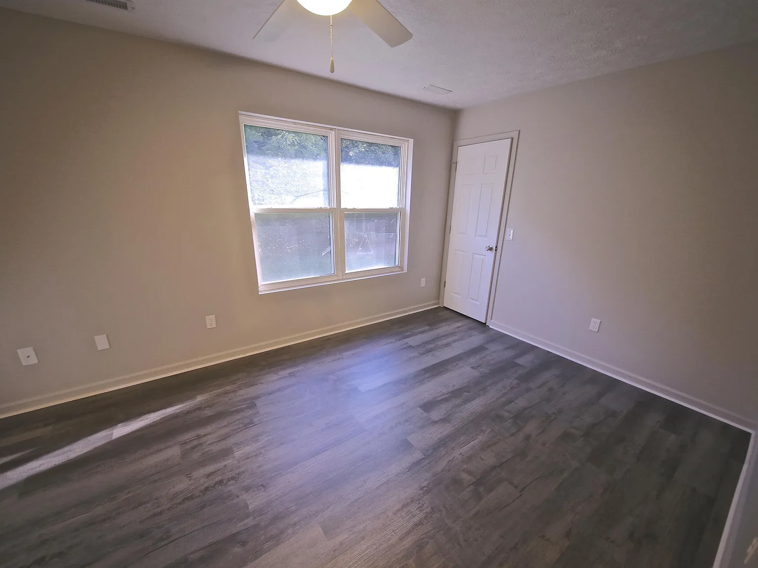 876 Meadowlands Drive - 1 — Photo 3