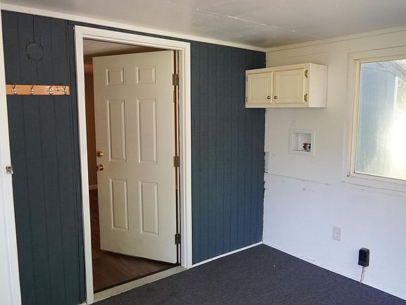 2nd image of 738 W 9th St