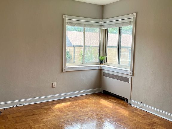 4th image of 6212 Nottingham Ave #1