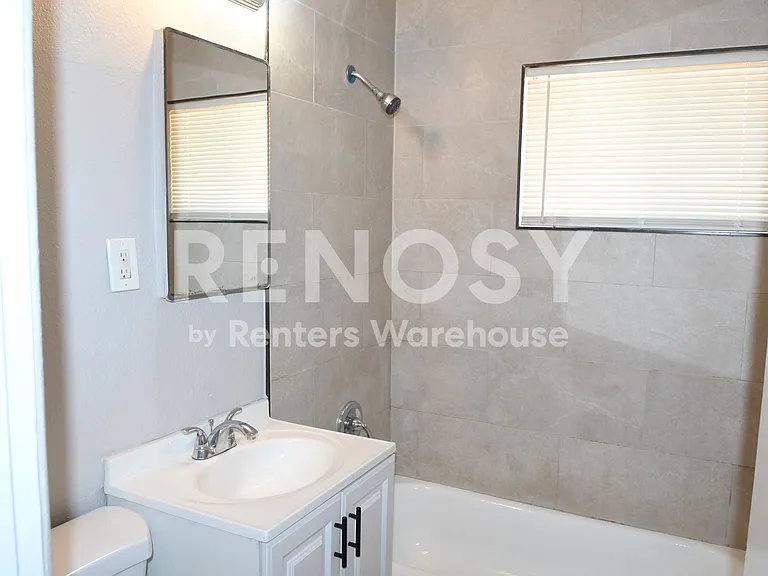 3836 N 15th Ave #7 — Photo 8