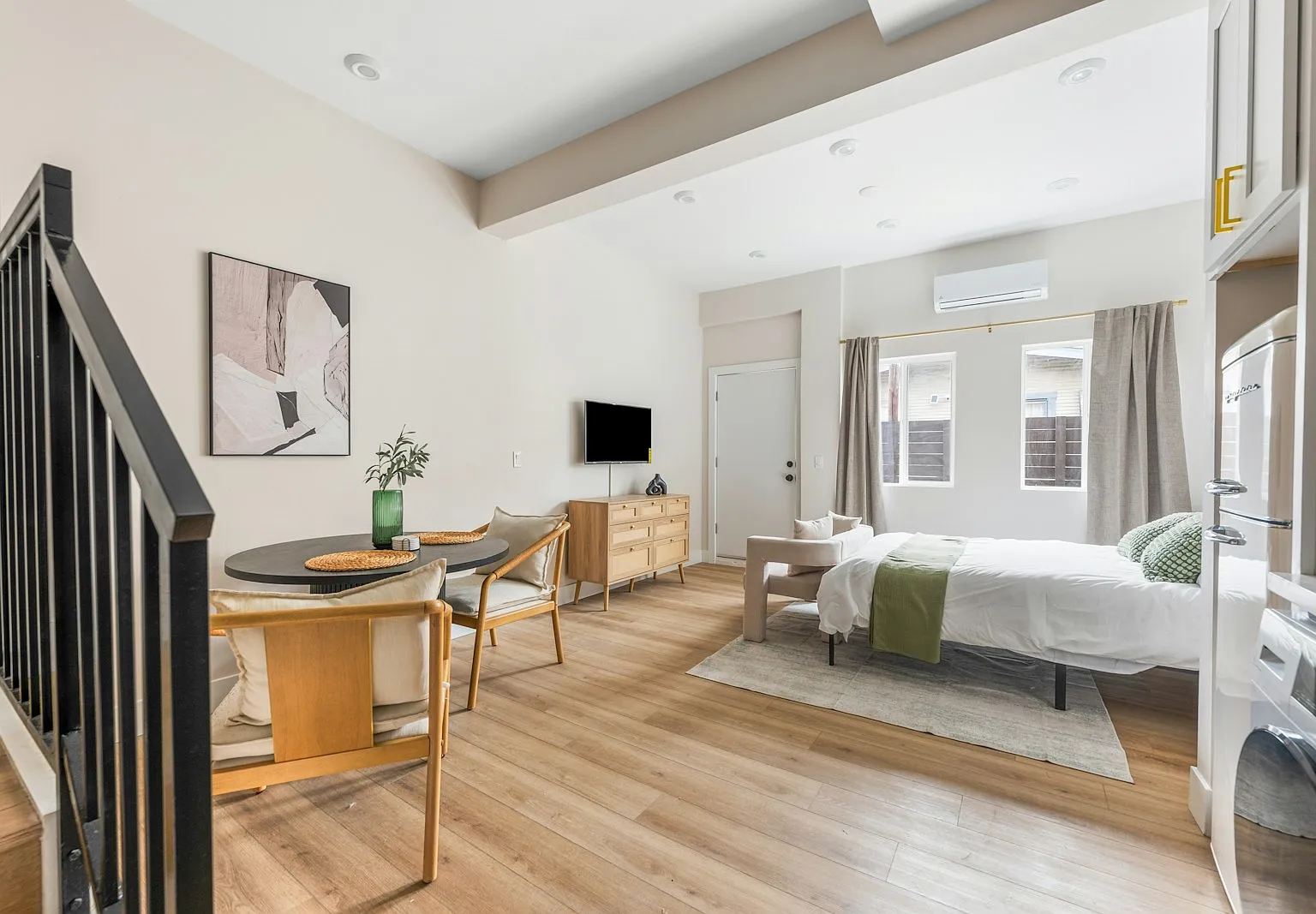 3167 Landis Street, Unit B — Photo 3