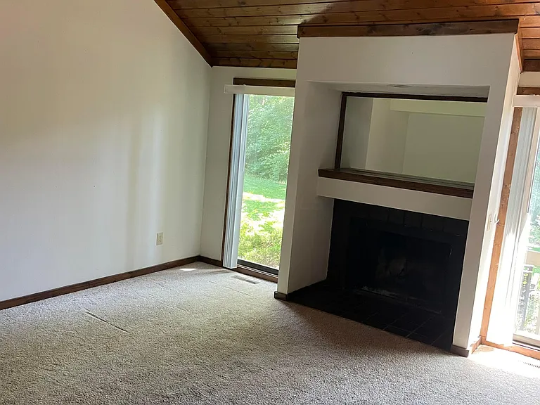 6378 Chippenhook Ct — Photo 10